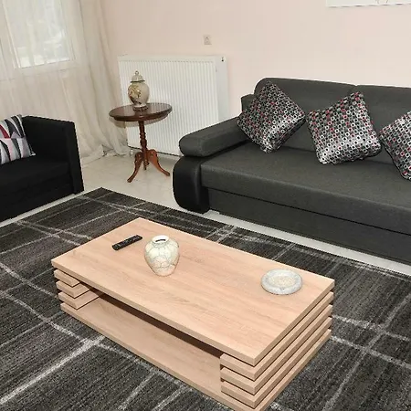 Giota's House Daire Kalampáka