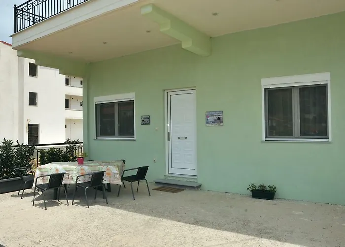 Giota's House Apartment *